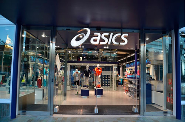 Asics apuesta por la expansión de sus franquicias en Perú